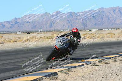 media/Jan-10-2025-CVMA Friday Practice (Fri) [[489e0da257]]/Group 4 and Trackday/Session 2 (Turn 4 Inside)/